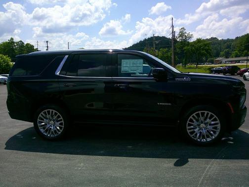 2025 Chevrolet Tahoe 4WD High Country