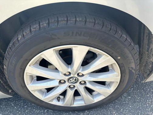 Celestial Silver Metallic 2018 Toyota Camry L