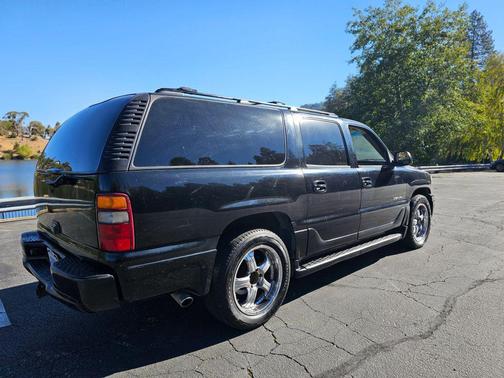 2003 GMC Yukon XL Denali