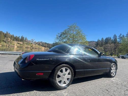 2002 Ford Thunderbird Base