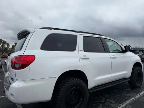 2017 Toyota Sequoia SR5