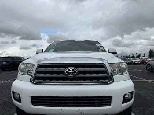 2017 Toyota Sequoia SR5