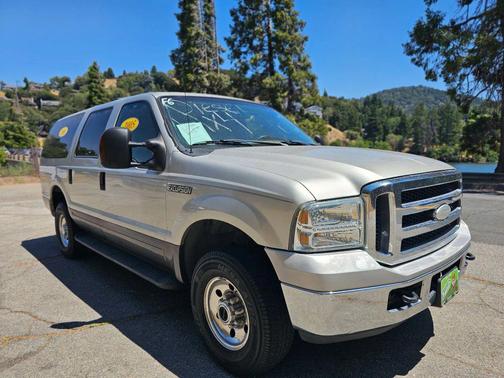 2005 Ford Excursion XLT