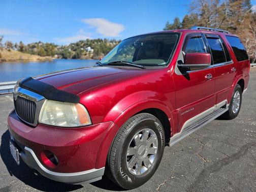 2004 Lincoln Navigator Base