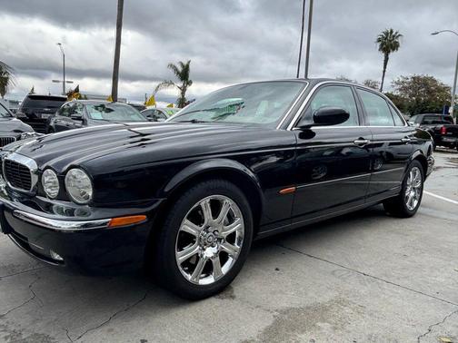 2004 Jaguar XJ Base