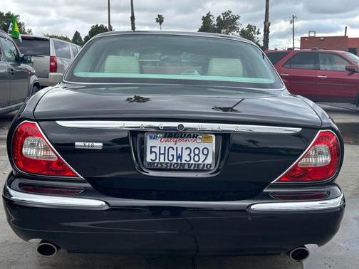 2004 Jaguar XJ Base