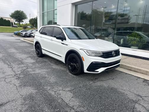 Opal White Pearl Effect 2023 Volkswagen Tiguan 2.0T SE R-Line Black