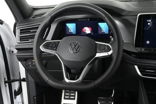 2025 Volkswagen Atlas Cross Sport 2.0T SEL Premium R-Line