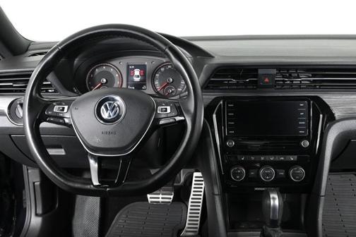 2021 Volkswagen Passat 2.0T R-Line