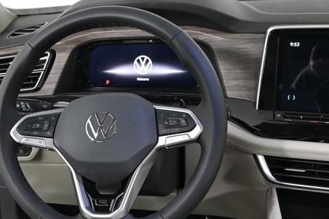 2025 Volkswagen Atlas 2.0T SEL Premium R-Line