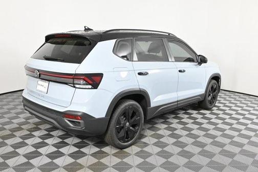 2025 Volkswagen Taos 1.5T SE Black