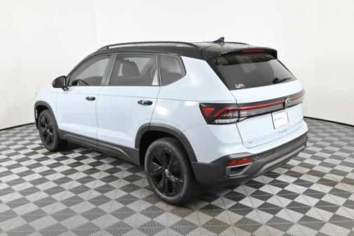 2025 Volkswagen Taos 1.5T SE Black