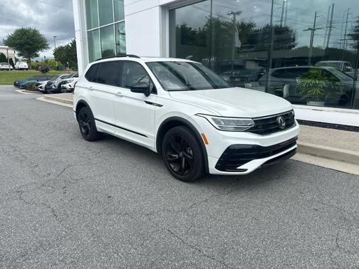 Opal White Pearl Effect 2023 Volkswagen Tiguan 2.0T SE R-Line Black