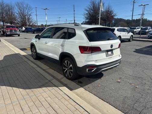 2023 Volkswagen Taos 1.5T SE