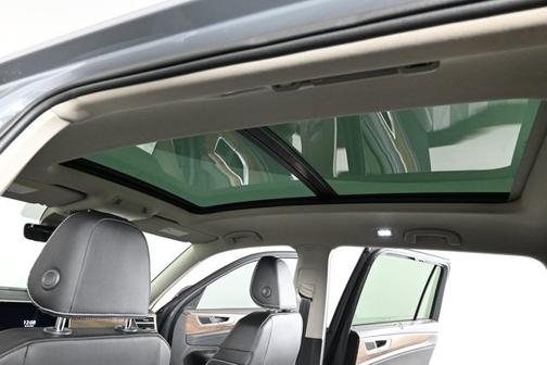 2025 Volkswagen Atlas 2.0T SE w/ Technology