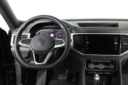 2023 Volkswagen Atlas Cross Sport 2.0T SE w/ Technology