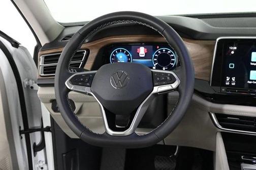 2024 Volkswagen Atlas 2.0T SE