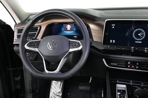 2024 Volkswagen Atlas 2.0T SE w/ Technology