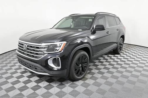 Deep Black Pearl Effect 2026 Volkswagen Atlas 2.0T SE w/ Technology