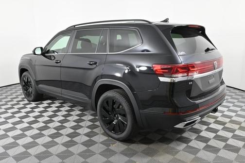 2025 Volkswagen Atlas 2.0T SE