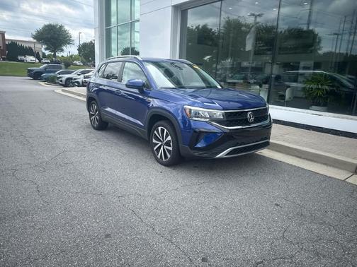 Blue Dusk 2023 Volkswagen Taos 1.5T SE