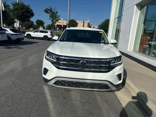 Pure White 2023 Volkswagen Atlas 3.6 SE w/ Technology