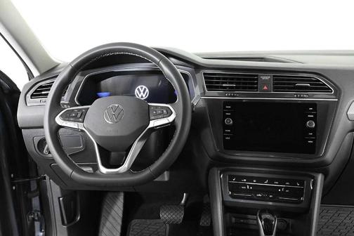 Platinum Gray Metallic 2023 Volkswagen Tiguan 2.0T SE