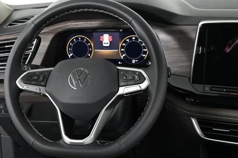 2025 Volkswagen Atlas 2.0T SEL