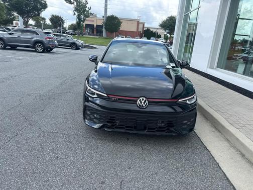 Mythos Black Metallic 2025 Volkswagen Golf GTI 2.0T S