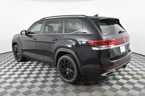 2025 Volkswagen Atlas 2.0T SE w/ Technology