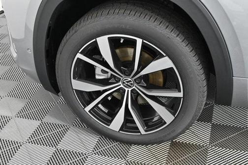 2025 Volkswagen Atlas Cross Sport 2.0T SEL Premium R-Line