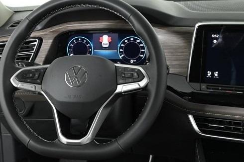 2025 Volkswagen Atlas 2.0T SEL