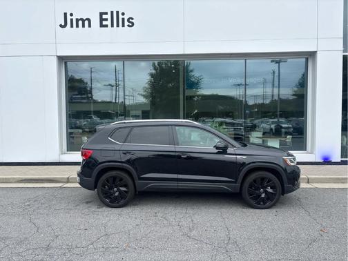 Deep Black Pearl Effect 2023 Volkswagen Taos 1.5T SEL