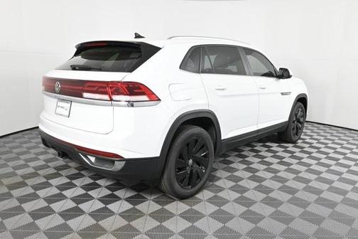 2025 Volkswagen Atlas Cross Sport 2.0T SE w/Technology
