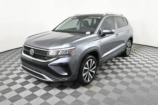 Platinum Gray Metallic 2023 Volkswagen Taos 1.5T SE