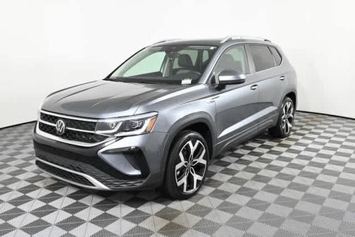 Platinum Gray Metallic 2022 Volkswagen Taos 1.5T SEL