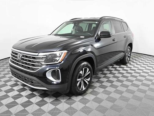 Deep Black Pearl Effect 2024 Volkswagen Atlas 2.0T SE