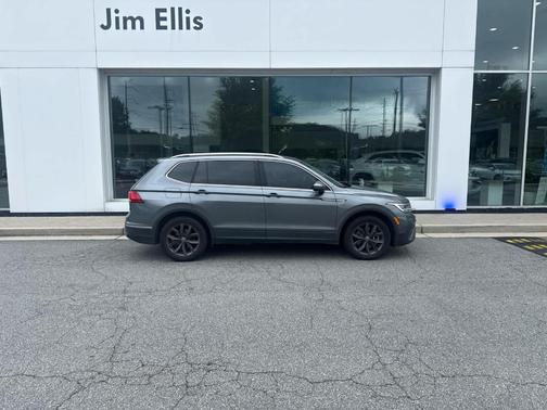 Platinum Gray Metallic 2023 Volkswagen Tiguan 2.0T SE