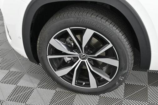 2025 Volkswagen Atlas Cross Sport 2.0T SEL Premium R-Line
