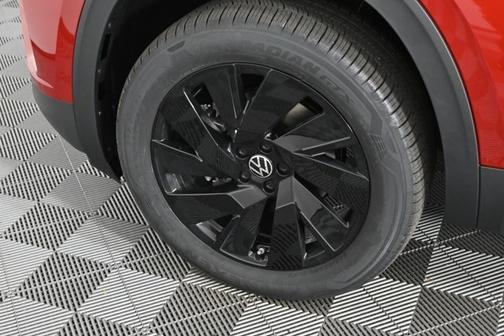 2025 Volkswagen Atlas 2.0T SE w/ Technology