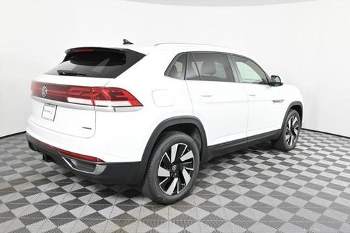 2025 Volkswagen Atlas Cross Sport 2.0T SE w/Technology