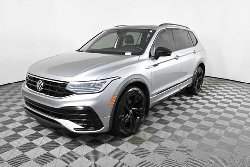 Pyrite Silver Metallic 2023 Volkswagen Tiguan 2.0T SE R-Line Black
