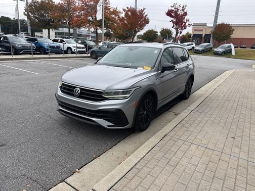 2022 Volkswagen Tiguan 2.0T SE R-Line Black
