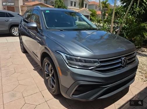 Platinum Gray Metallic 2023 Volkswagen Tiguan 2.0T SE