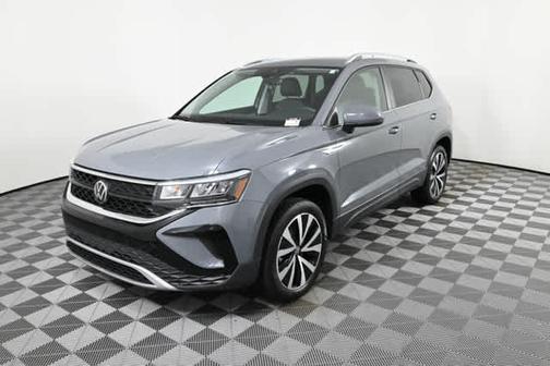 Pure Gray 2023 Volkswagen Taos 1.5T SE