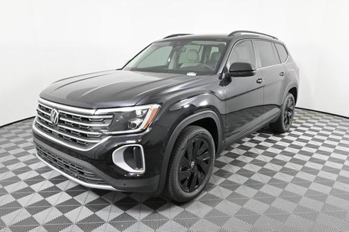 2025 Volkswagen Atlas 2.0T SE w/ Technology