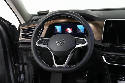 2025 Volkswagen Atlas 2.0T SE w/ Technology