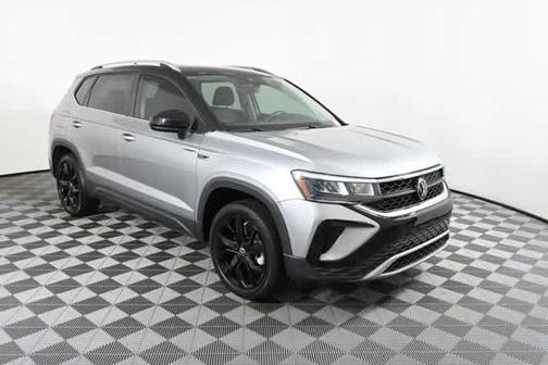 Pyrite Silver 2023 Volkswagen Taos 1.5T SE