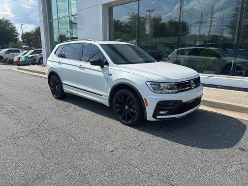 2021 Volkswagen Tiguan 2.0T SE R-Line Black