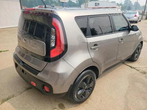 Titanium Gray 2017 Kia Soul Base